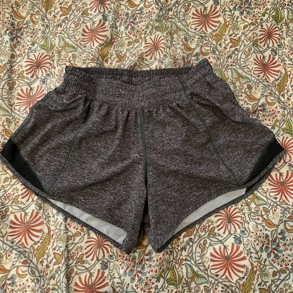 Heathered Gray Lululemon Athletica Run Low Rise Hotty Hot Shorts Size 6